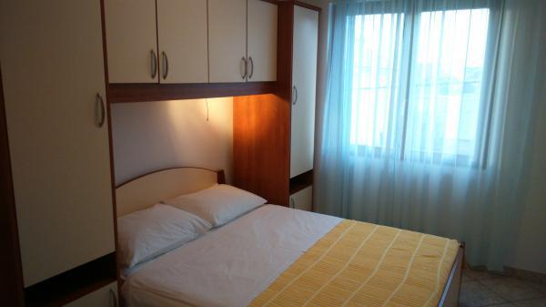 Apartmani Petra Pakoštane Exteriör bild